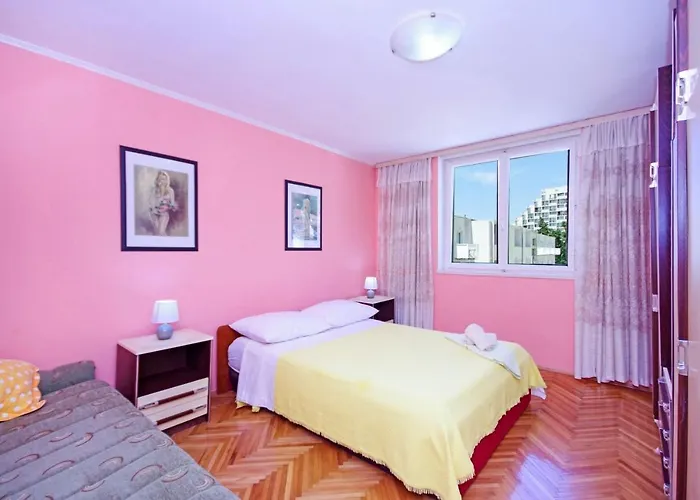 Apartment By The Sea - 19210 *