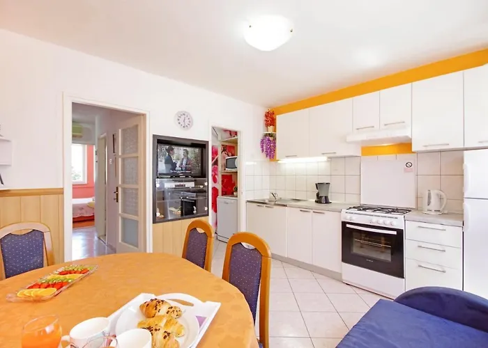 By The Sea - 19210 Makarska